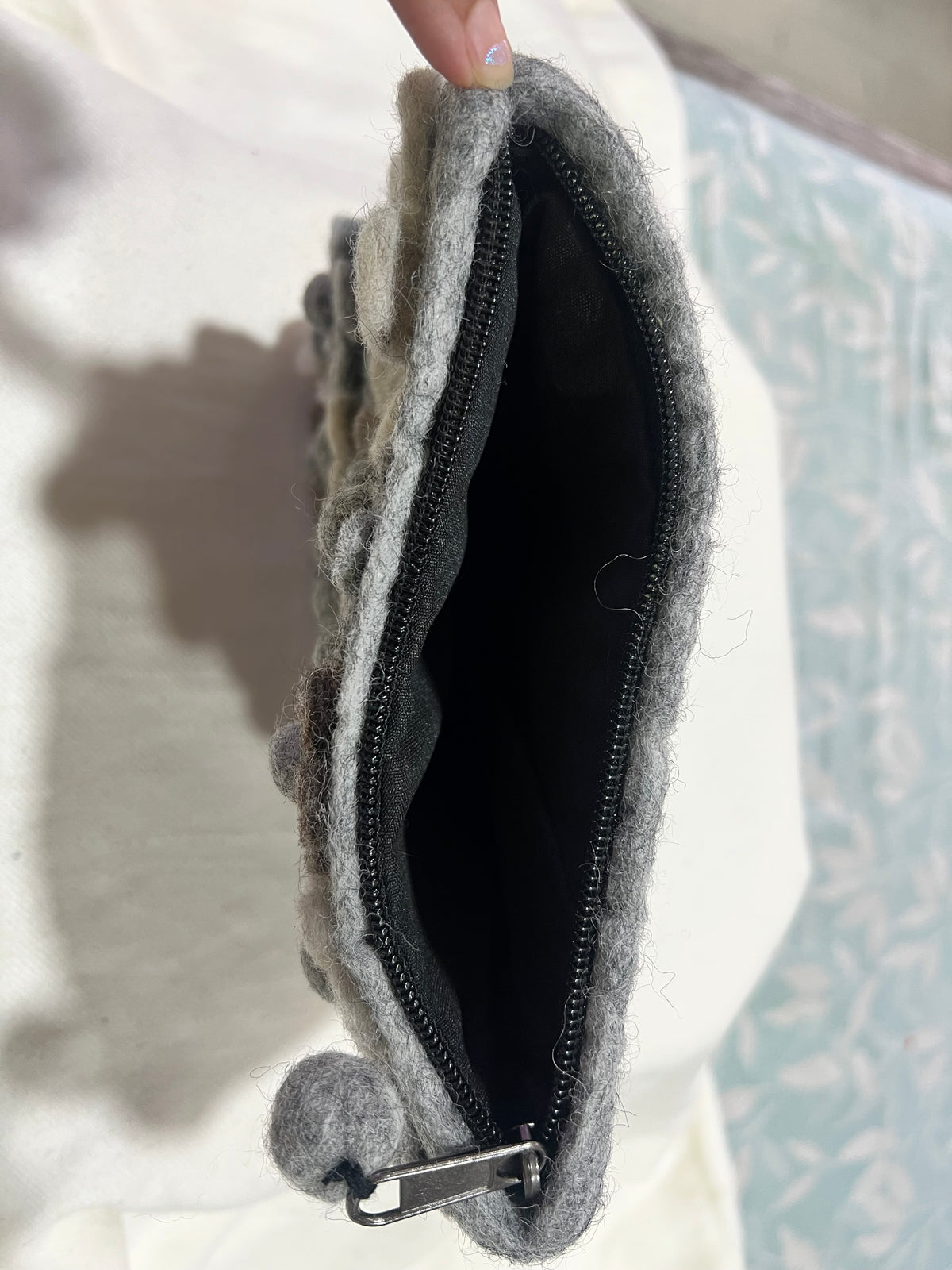 POUCH