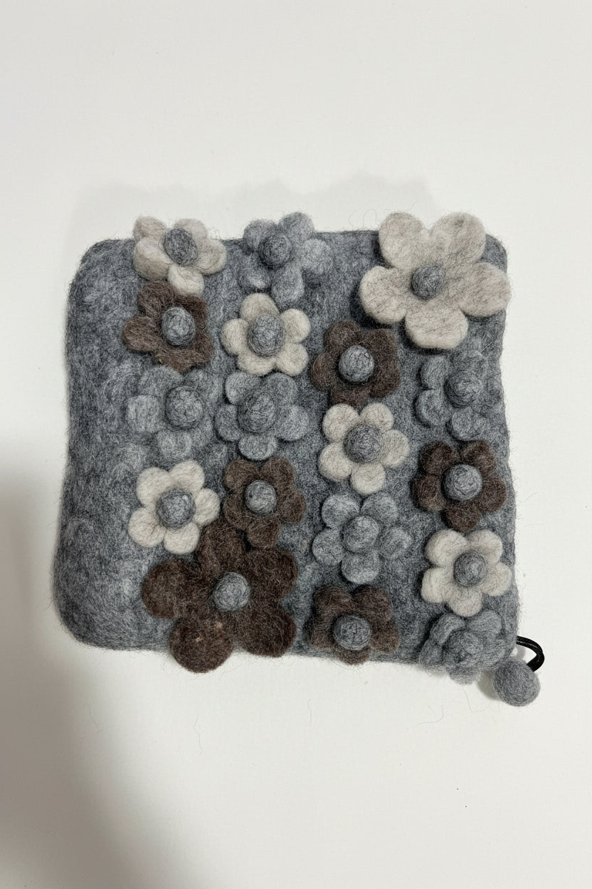 POUCH
