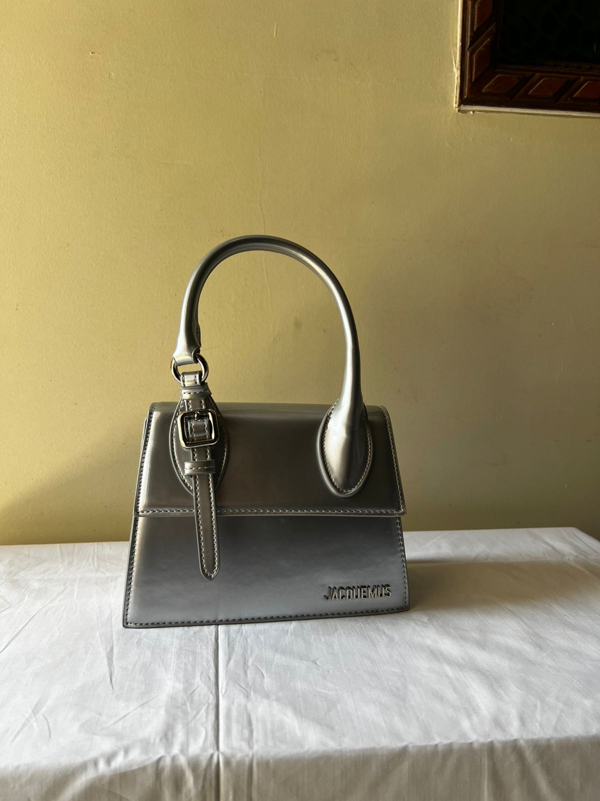 JAQUEMUS BAG MEDIUM SIZE